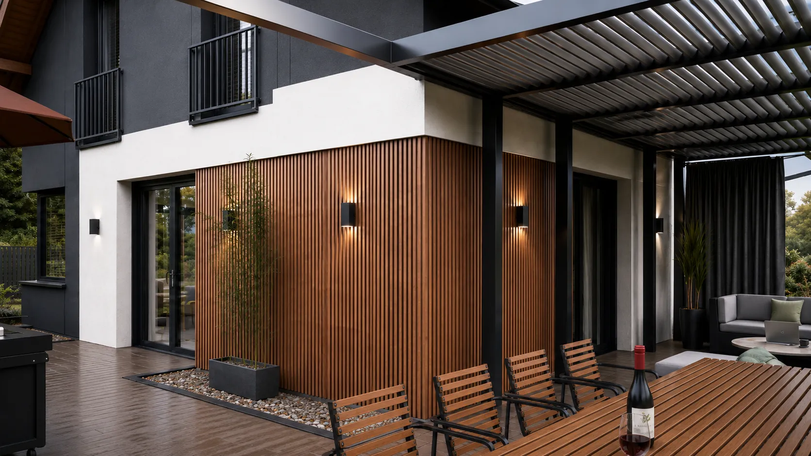 Projekt elewacji przy tarasie w Cieszynie – lamele, portfenetry i pergola tarasowa